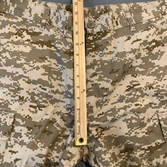 Digital Camo Cargo Pants Mens 35x32 Beige Gray Adjustable Waist Army BDU Hiking - Picture 4 of 9
